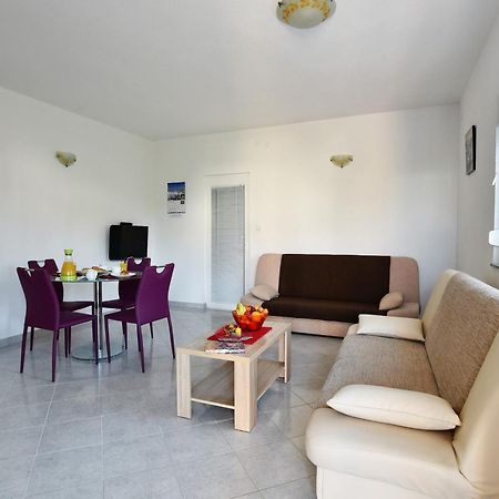 Apartmani Natasa Nino Jezera, Murter Bilik gambar