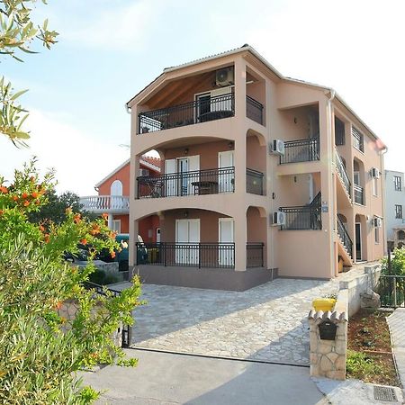 Apartmani Natasa Nino Jezera, Murter Luaran gambar