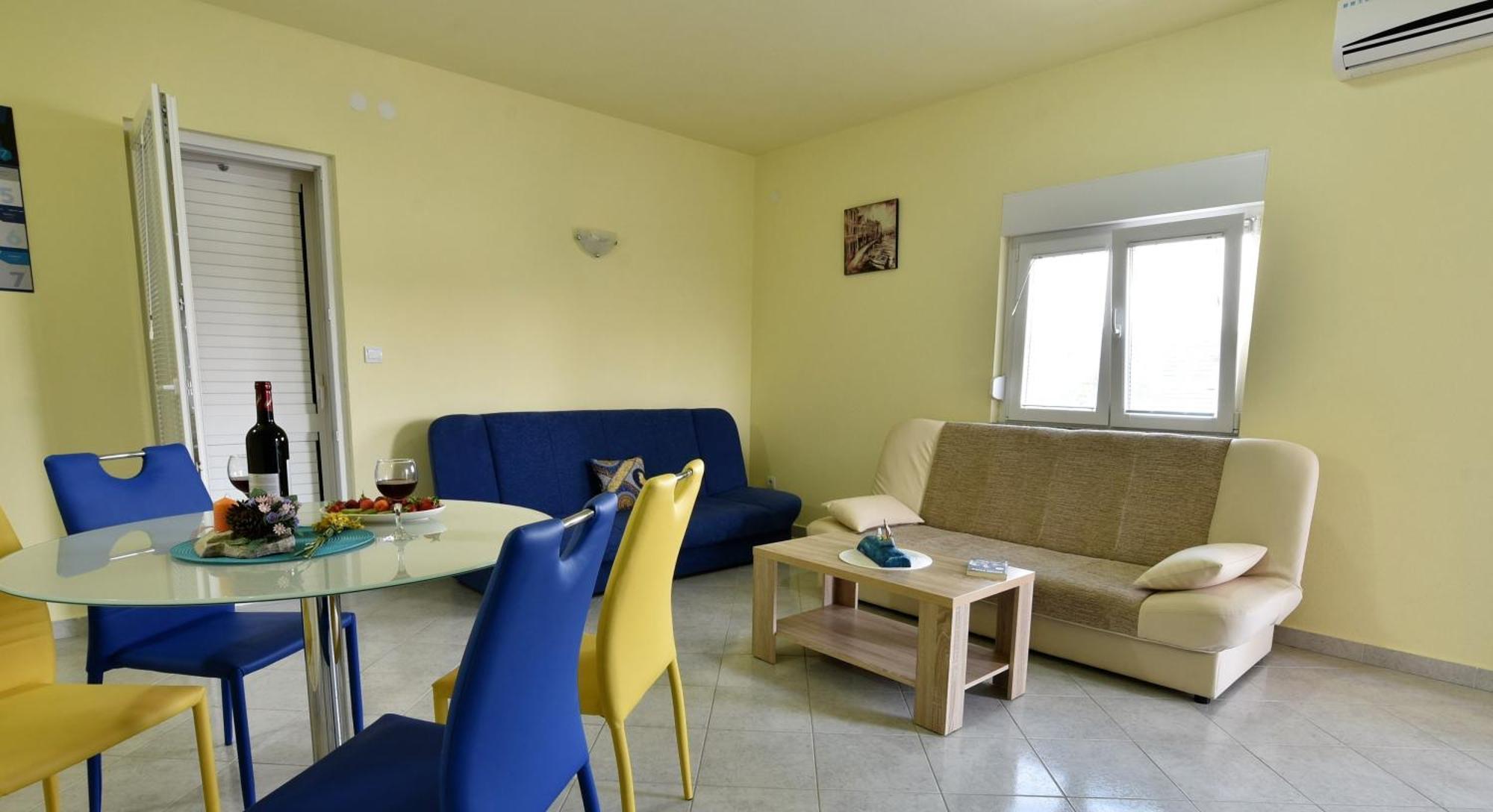 Apartmani Natasa Nino Jezera, Murter Bilik gambar