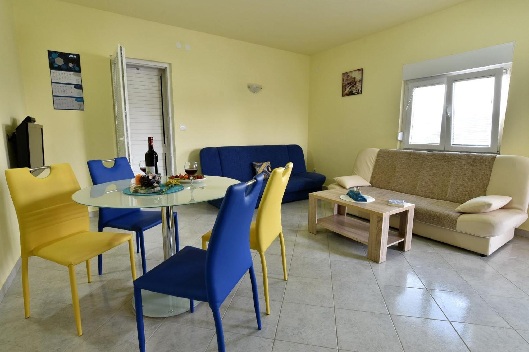 Apartmani Natasa Nino Jezera, Murter Bilik gambar