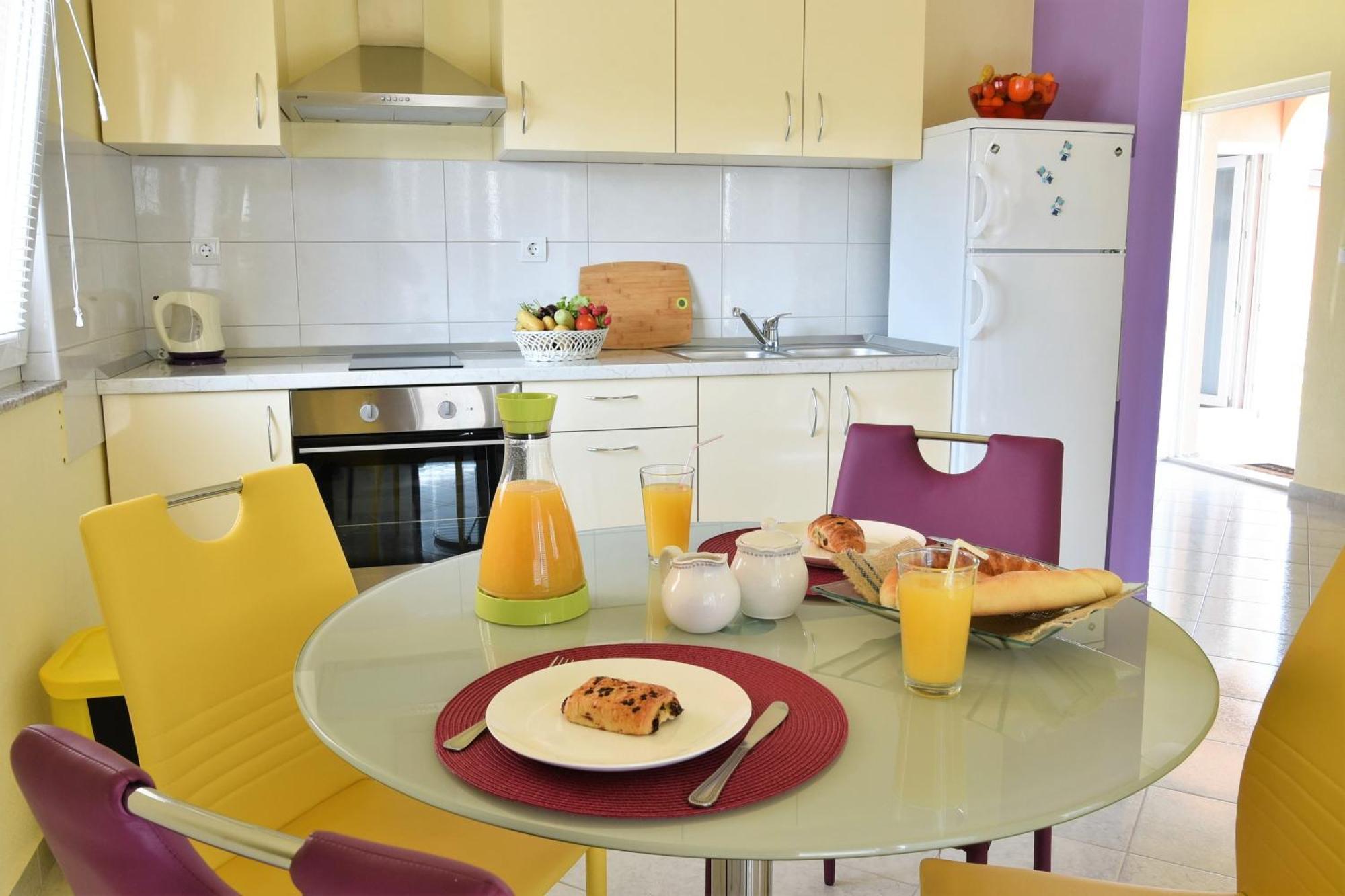 Apartmani Natasa Nino Jezera, Murter Bilik gambar