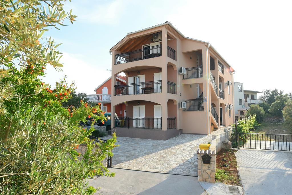 Apartmani Natasa Nino Jezera, Murter Luaran gambar