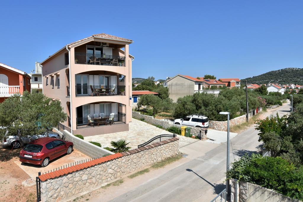 Apartmani Natasa Nino Jezera, Murter Luaran gambar