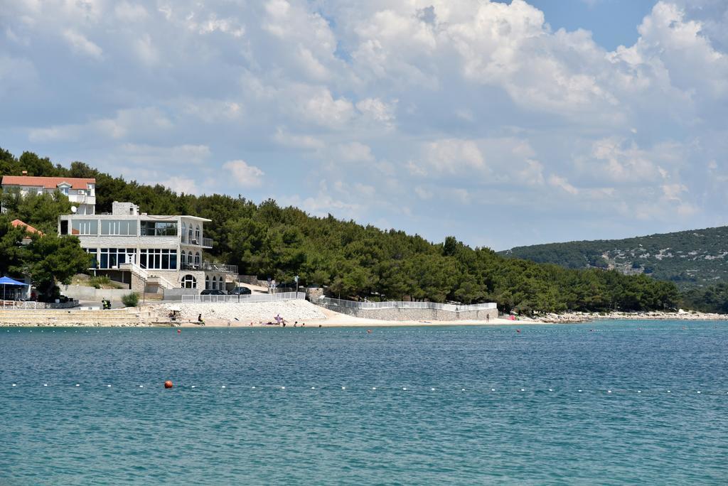 Apartmani Natasa Nino Jezera, Murter Luaran gambar
