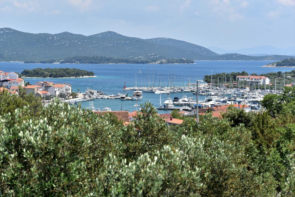 Apartmani Natasa Nino Jezera, Murter Luaran gambar